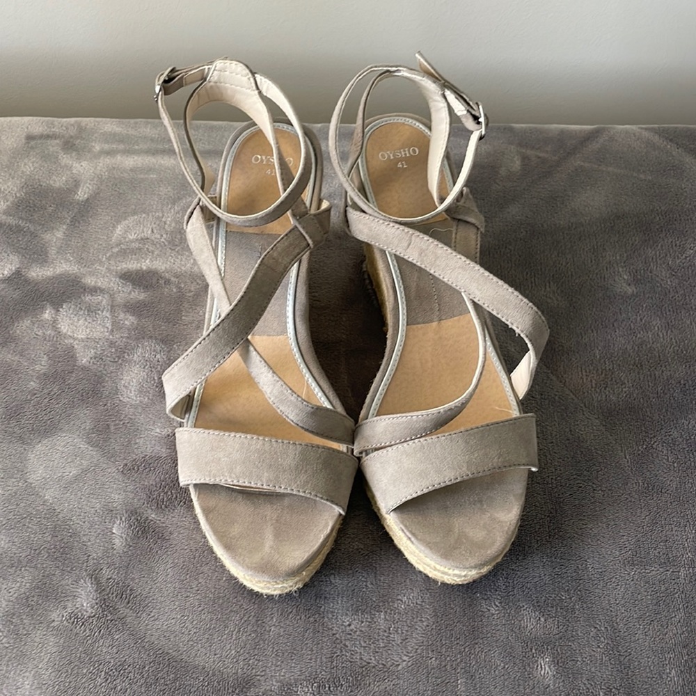 Oysho Faux Suede Wedges